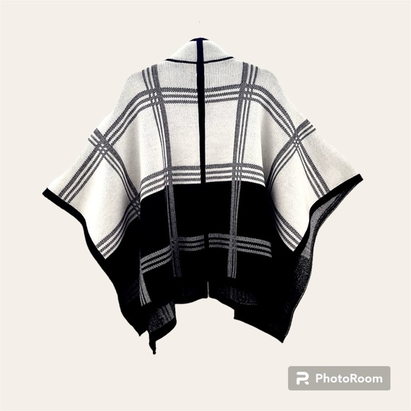 Anne Klein like new zippered cape/sweater. Size M - Picture 2 of 8